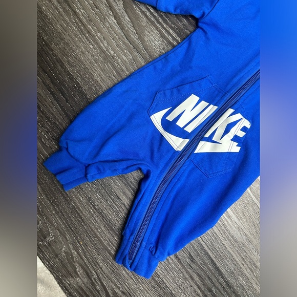 Nike Baby Onesie - NB (Newborn) - Picture 3 of 5